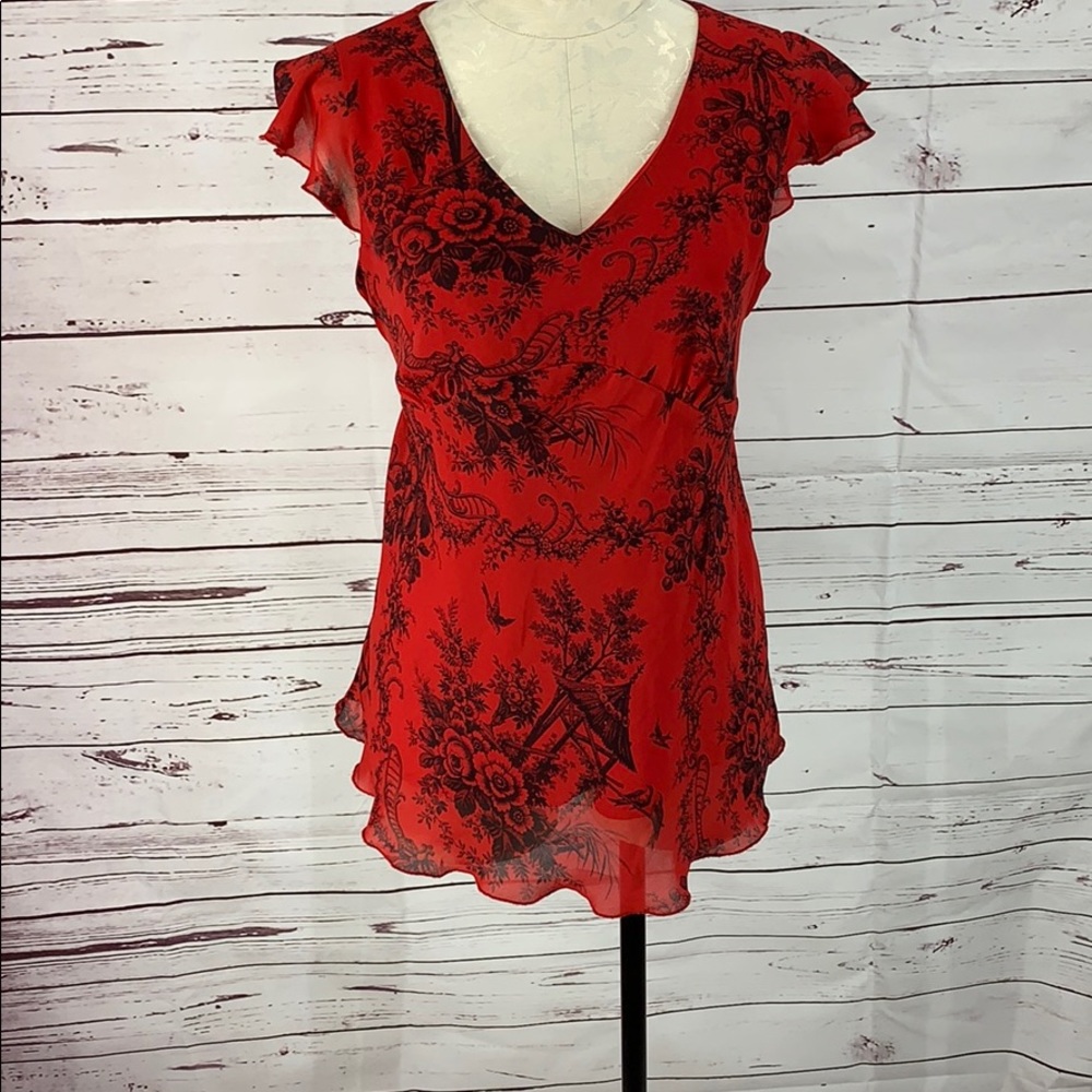 Motherhood floral shirt size M